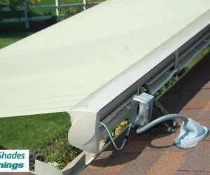 Bella_Motorized_Green_Retractable_Awning_Cassette_Roof_Brackets